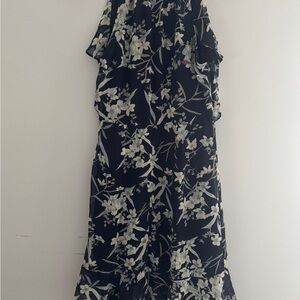 Essue Black Floral Midi Dress